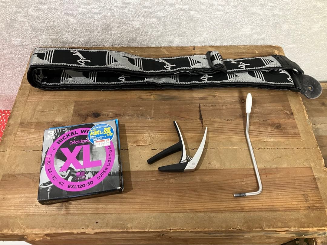 【美品】Fender Japan Standard Stratocaster