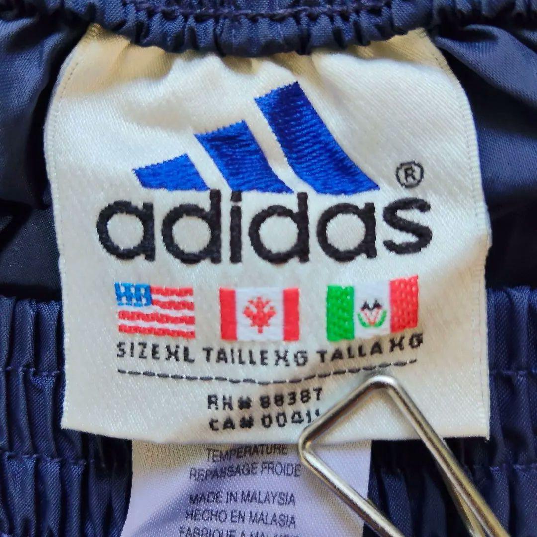 ヴィンテージ adidasナイロンパンツ　3本線　シャカシャカ　トラックパンツ