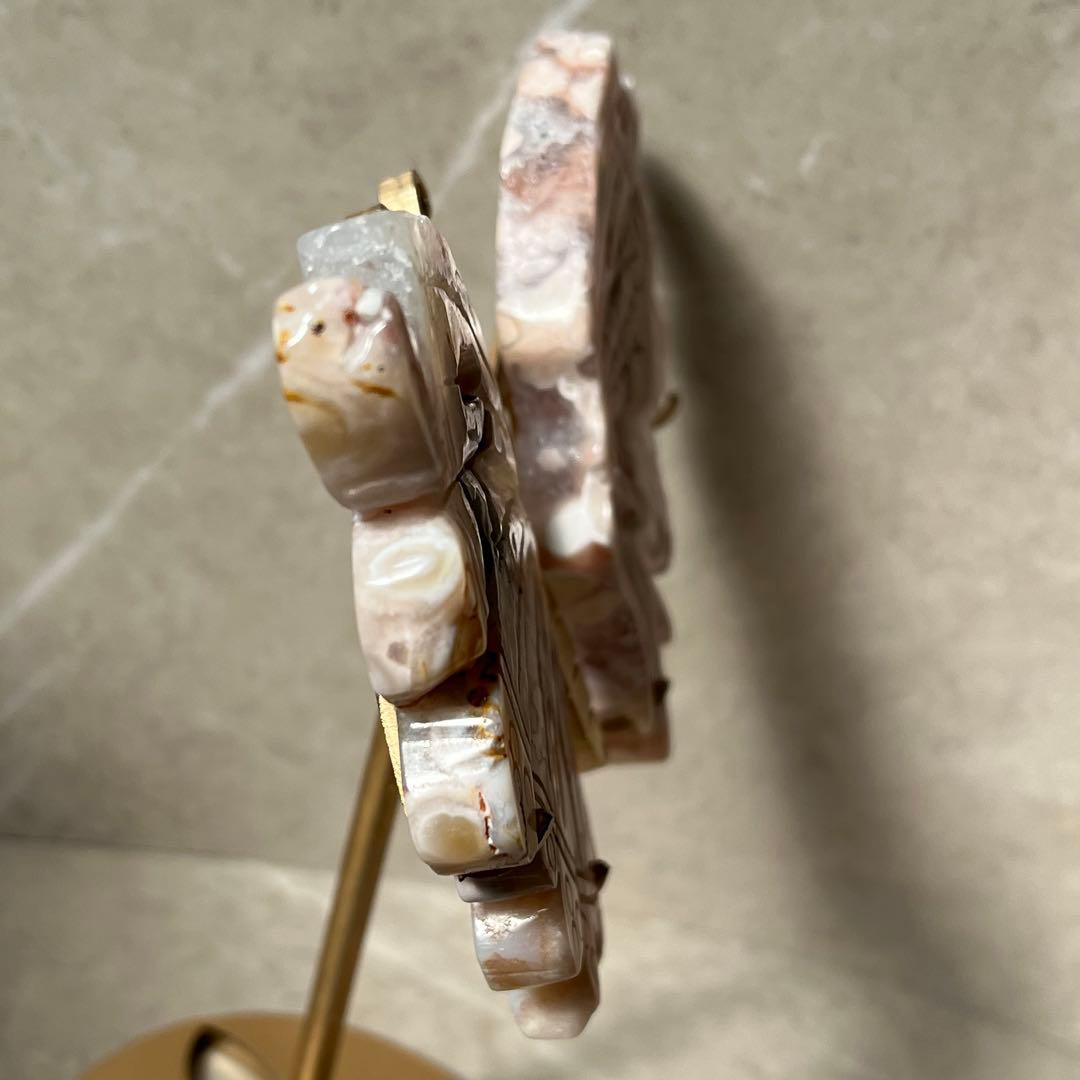 蝶々　フラワーアゲート　桜瑪瑙　台座付き　天然石