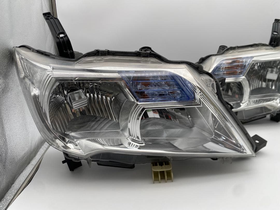 日産 セレナ C26 前期 純正 HID ヘッドライト 左右セット KOITO