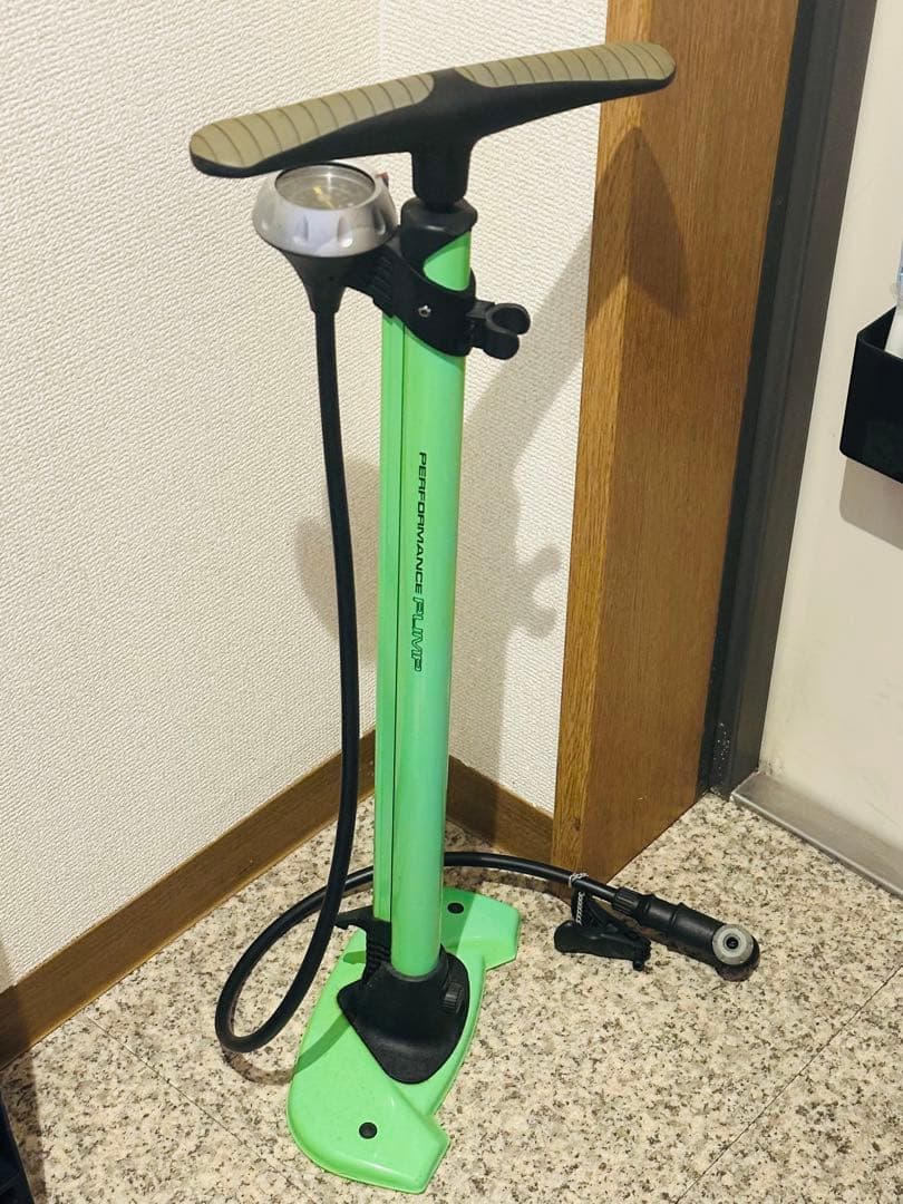 【最安値】ロードバイク ブラック　メリダ　自転車　SHIMANO搭載 シマノ