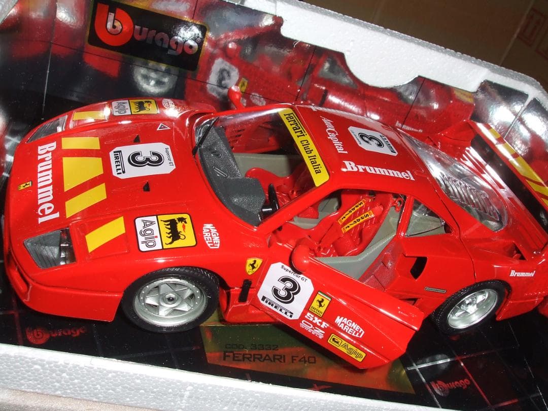 難あり　フェラーリ　F４０　＃３　レーシングカー　１／１８