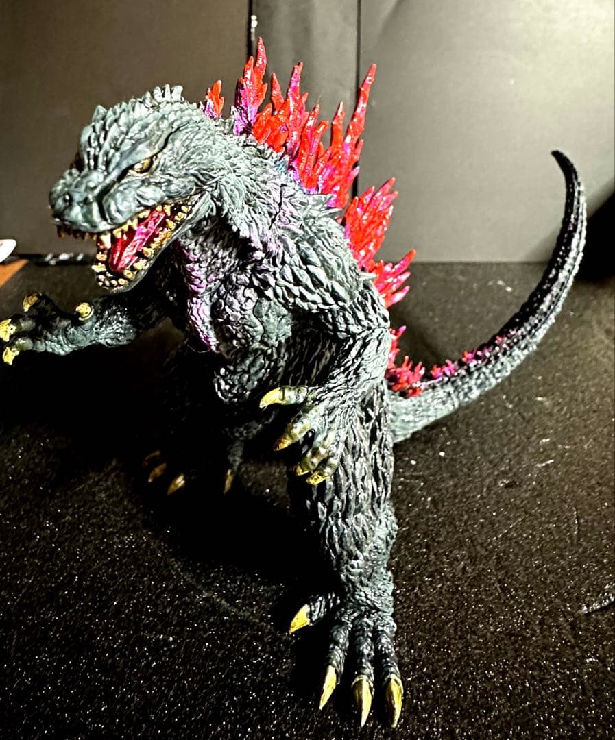 アオシマゴジラミレニアム２０００プラモデル組み立て完成品＆ゴジラ名鑑付き