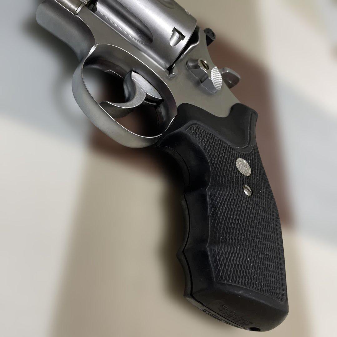 Smith & Wesson シルバーガスリボルバー（プラスチック製日本製）