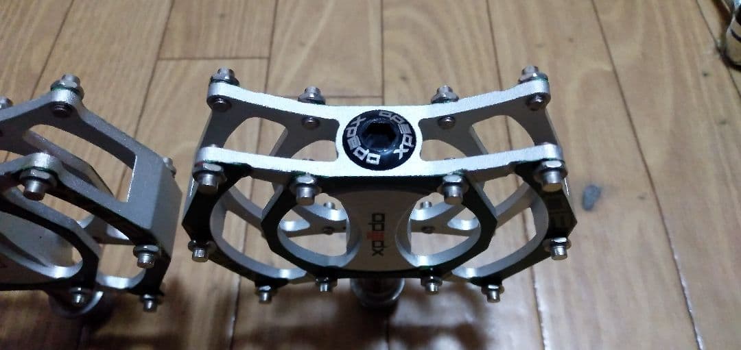 XPEDO フラットペダル XCF07AC シルバー/グリーン