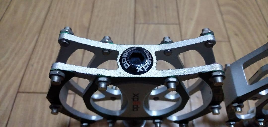 XPEDO フラットペダル XCF07AC シルバー/グリーン