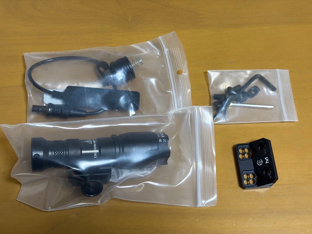 Surefire M300C フラッシュライト レプリカ M-Lok マウント