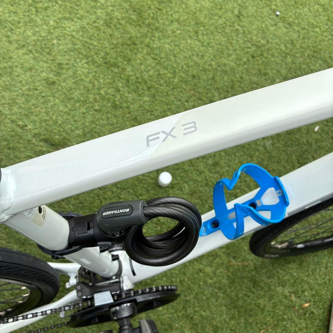 ［直接取引愛知岐阜三重近郊］TREK FX3 Mサイズ ホワイト2021