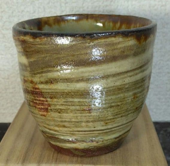 人間国宝 金城次郎 立ぐい(魚紋) 栞 共箱 美品 壺屋焼 やちむん 壷屋焼