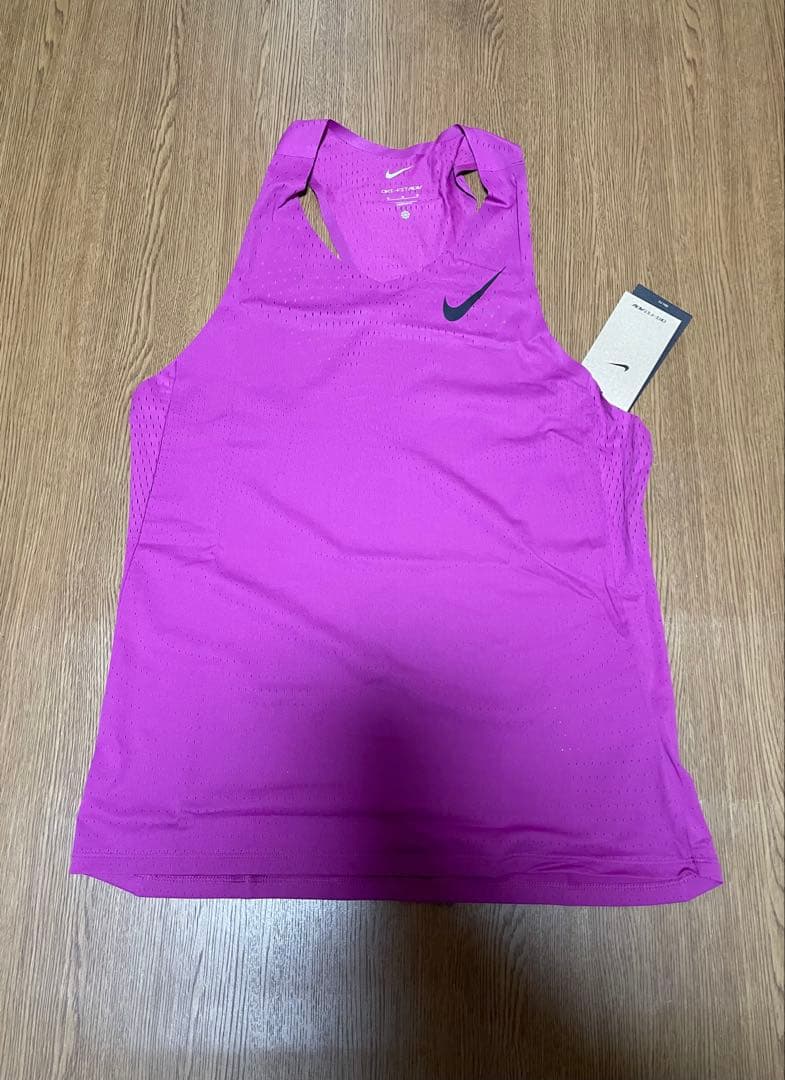 Nike ピンク タンクトップ 未使用　Sサイズ