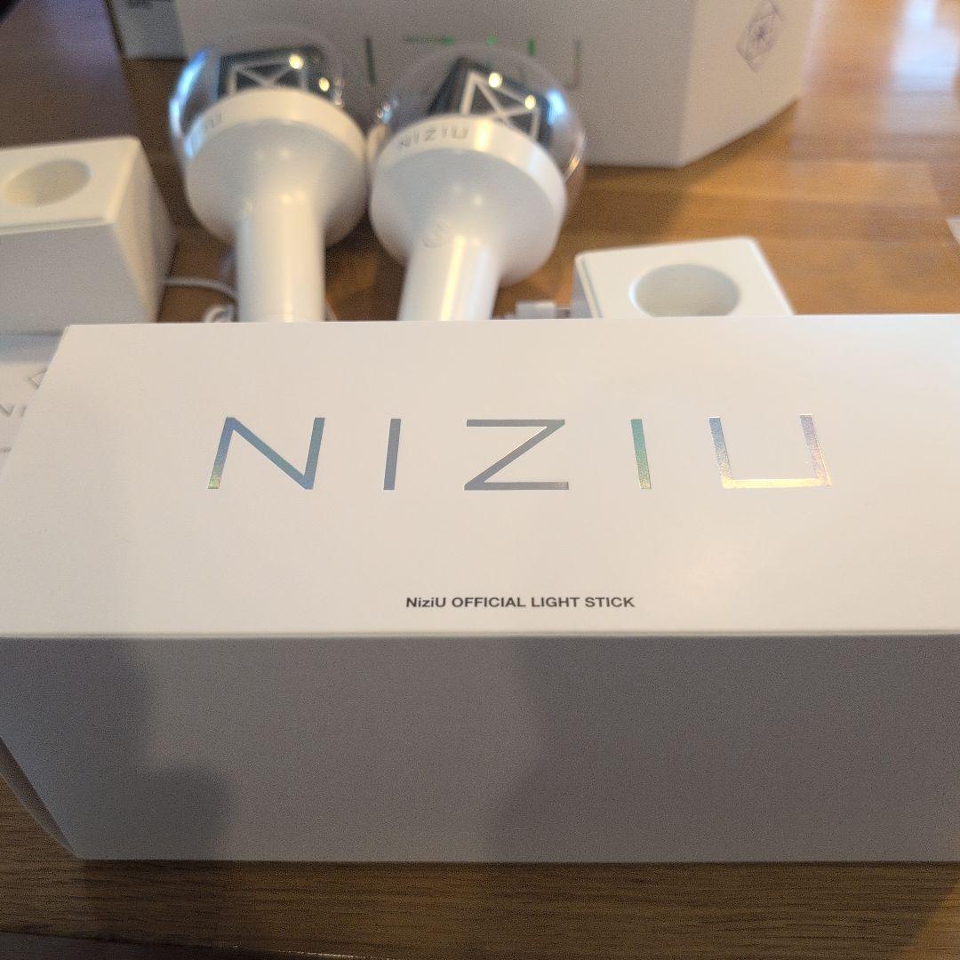 NIZIU ペンライト2個