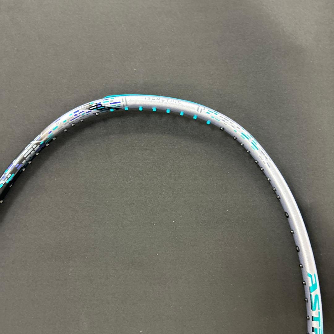 4ug6 アストロクス88Dプロ 新品未使用　ヨネックス　バドミントン　ラケット