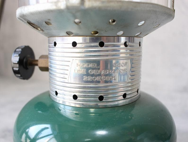 66年製 コールマン 220F ガソリンランタン グリーン