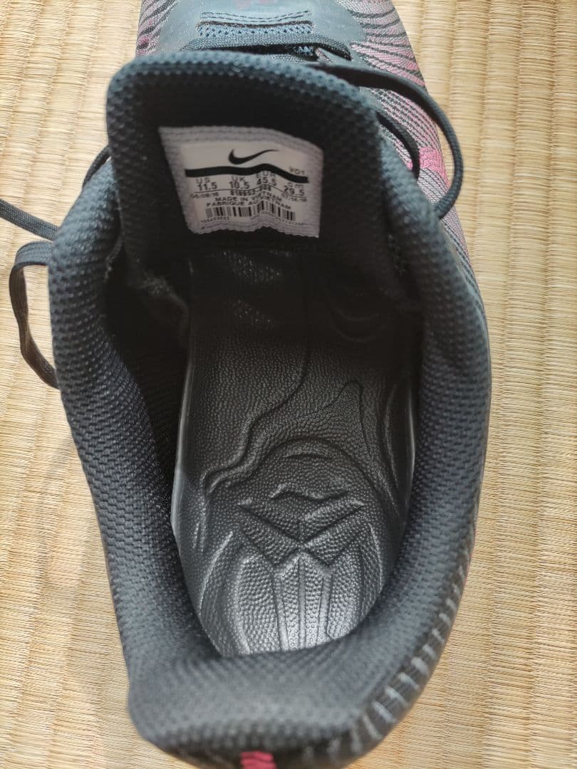 ［29.5］Nike KB Mentality2 ブラック/ピンク