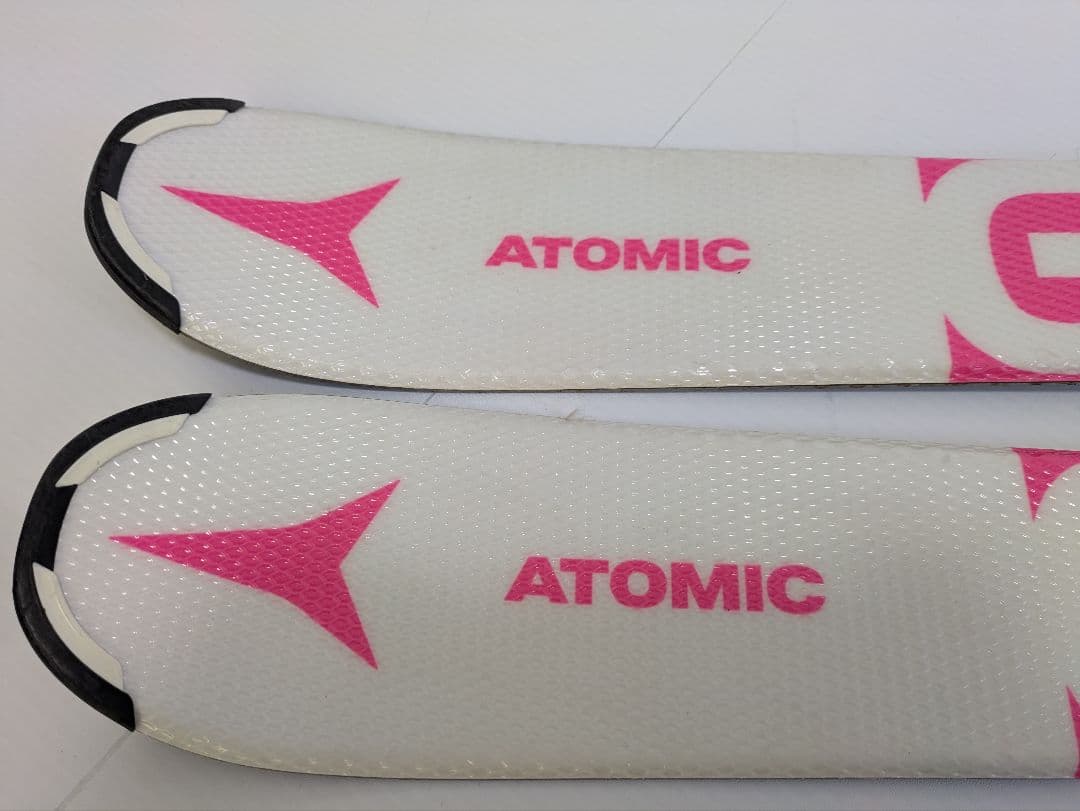 スキー板〈アトミック〉130cm、ブーツ〈サロモン〉23.5cm、ストックセット