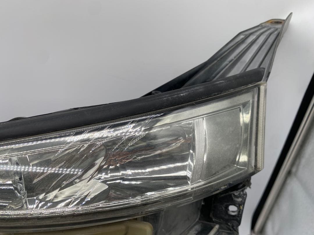 70系 ヴォクシー 純正 HID ヘッドライト 左右 バラスト付 点灯確認済み