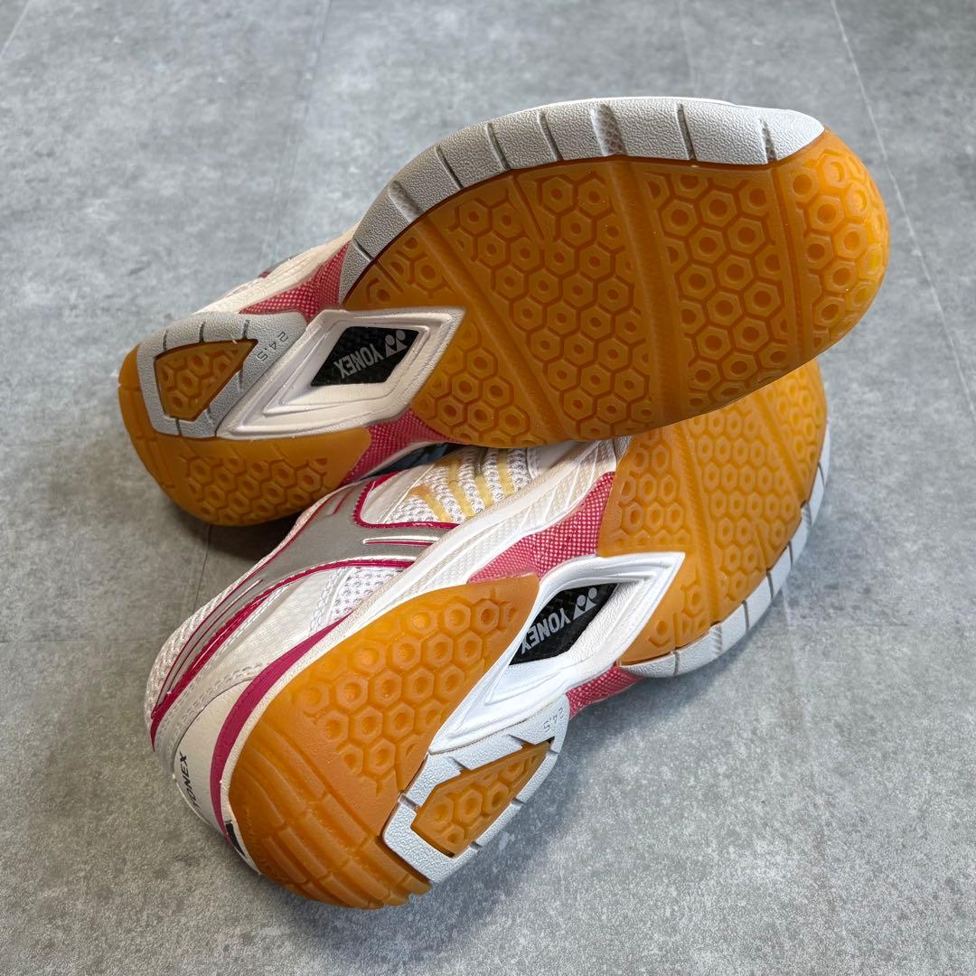 【未使用品】ヨネックス パワークッション バドミントンシューズ 24.5cm