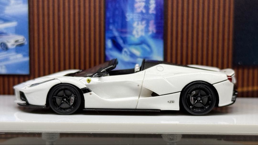 DMH 1/64 ラフェラーリ アペルタ