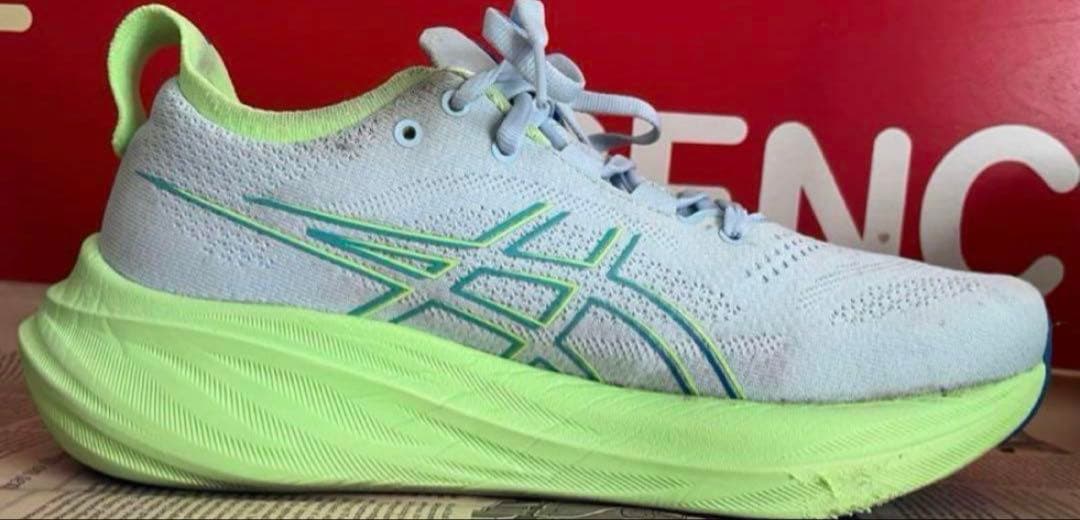 ⑥ asics　アシックス　GEL-NIMBUS 26　ランニングシューズ