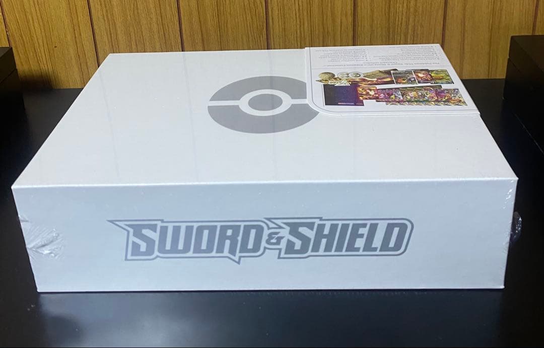 【未使用・未開封リザードン ソード＆シールド プレミアムコレクション