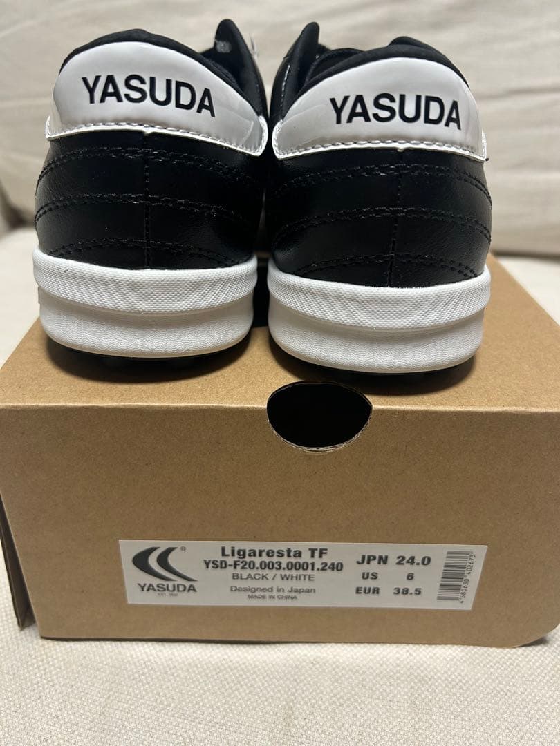【新品未使用】YASUDA サッカーシューズ ブラック/ホワイト