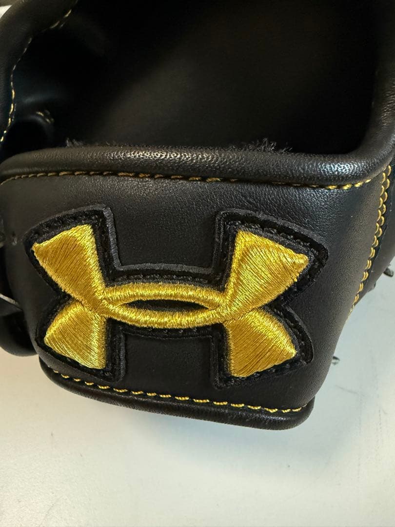 Under Armour アンダーアーマー　右投げ投手用　軟式グローブ 黒