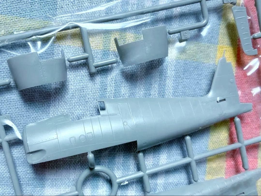 サイバーホビー (ドラゴン) 1/72 F6F-3 ヘルキャット w/デッキ