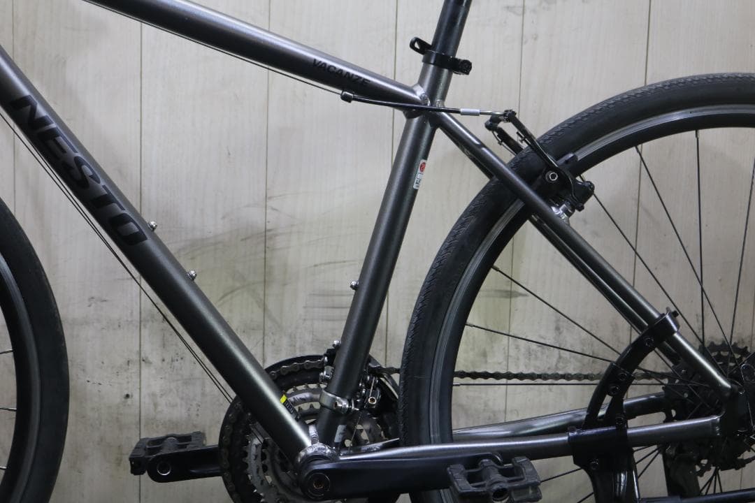 NESTO VACANZE 700C アルミ 21速 440mm GREYクロス