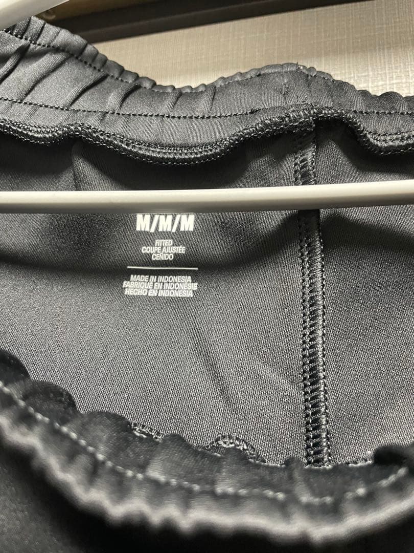【タッツー】アンダーアーマー ブラックパンツ M 美品！
