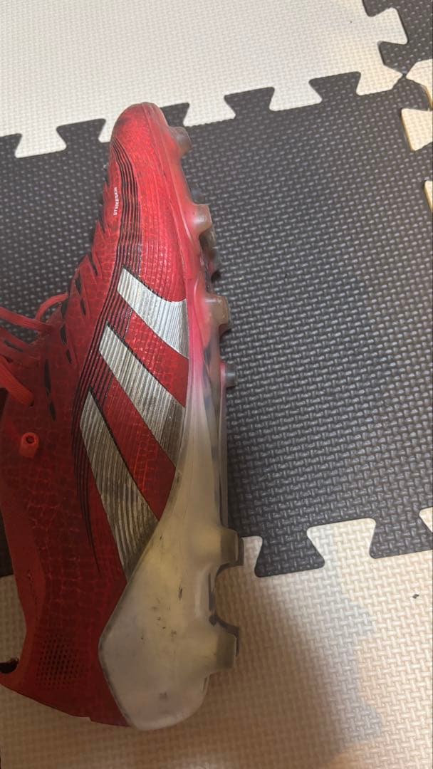 adidas サッカーシューズ レッド