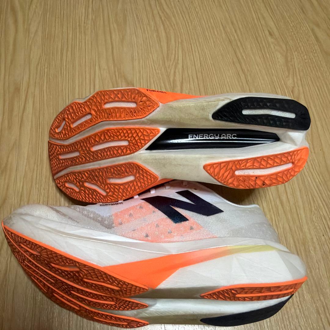 スパイク・シューズ FuelCell SC Elite v4