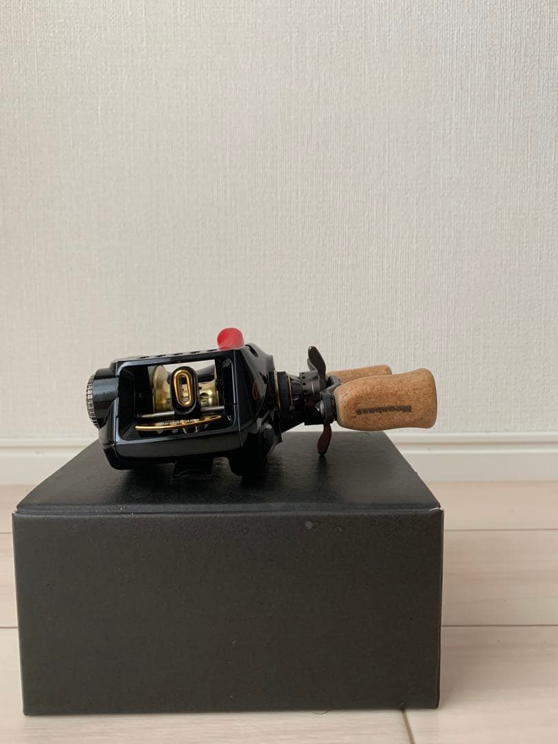 美品　Megabass Orochi 左巻きリール 6.3：1