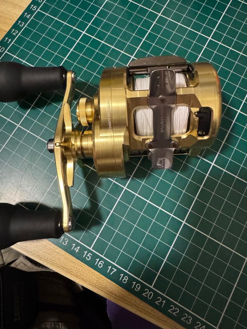 【美品】SHIMANO、Calcutta Conquest MD 400X