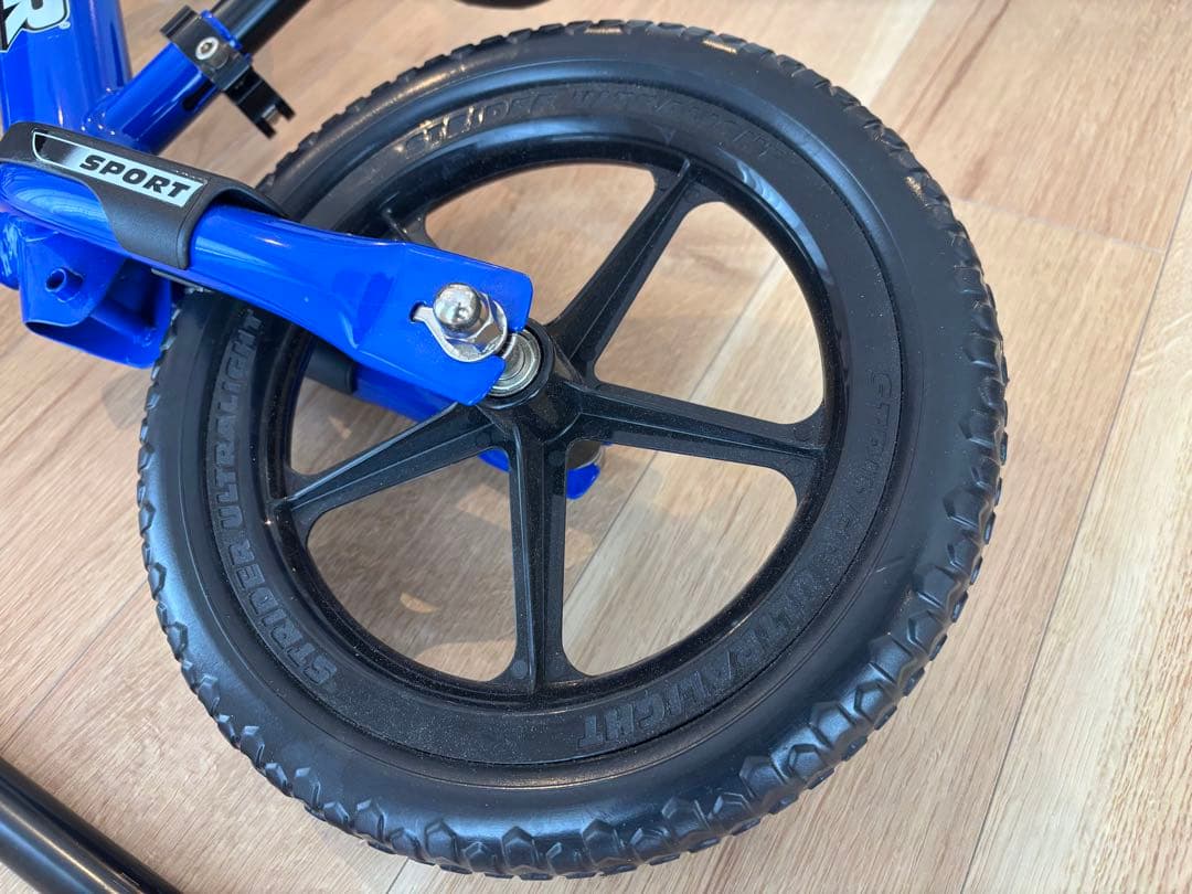 ym ストライダー　STRIDER スポーツモデル　SPORT 12 青