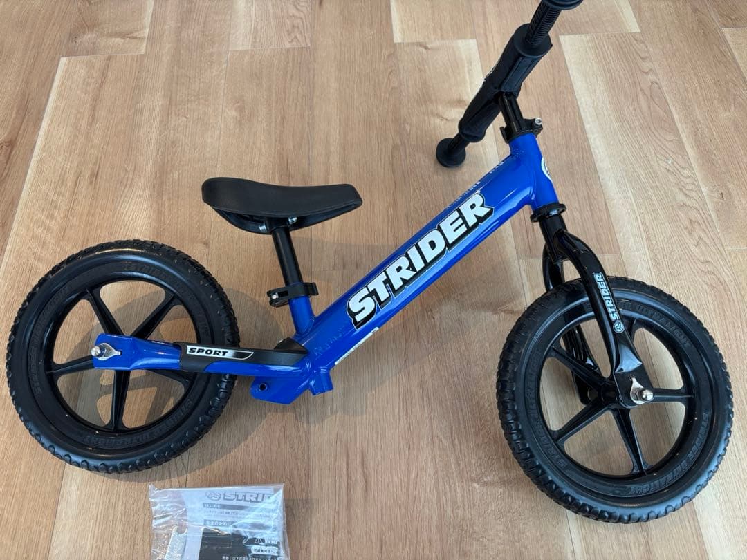 ym ストライダー　STRIDER スポーツモデル　SPORT 12 青