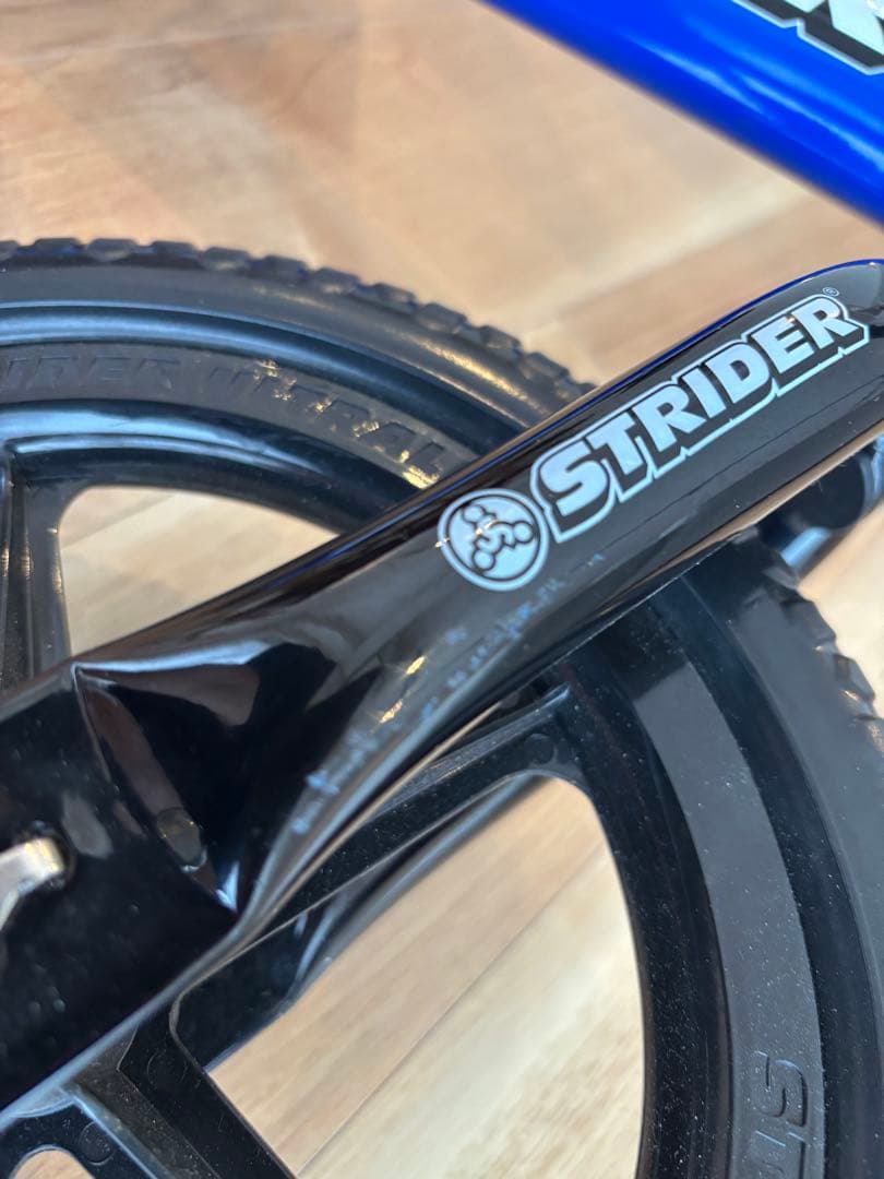 ym ストライダー　STRIDER スポーツモデル　SPORT 12 青