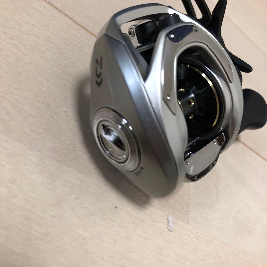 美品‼️ダイワ 24バスX100 右ハンドル
