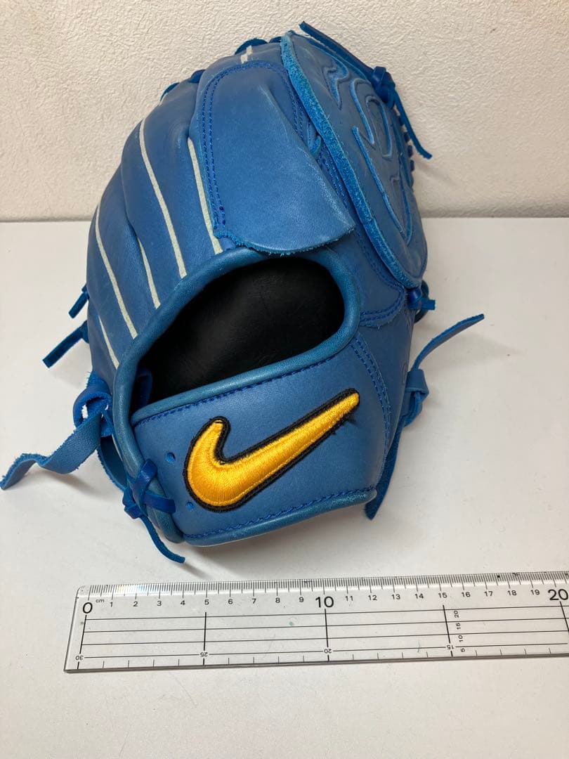 Nike 投手用グローブ 岩隈モデル　少年軟式野球