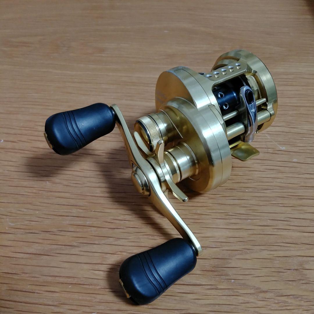 リール SHIMANO 15 CALCUTTA CONQUEST 200HG