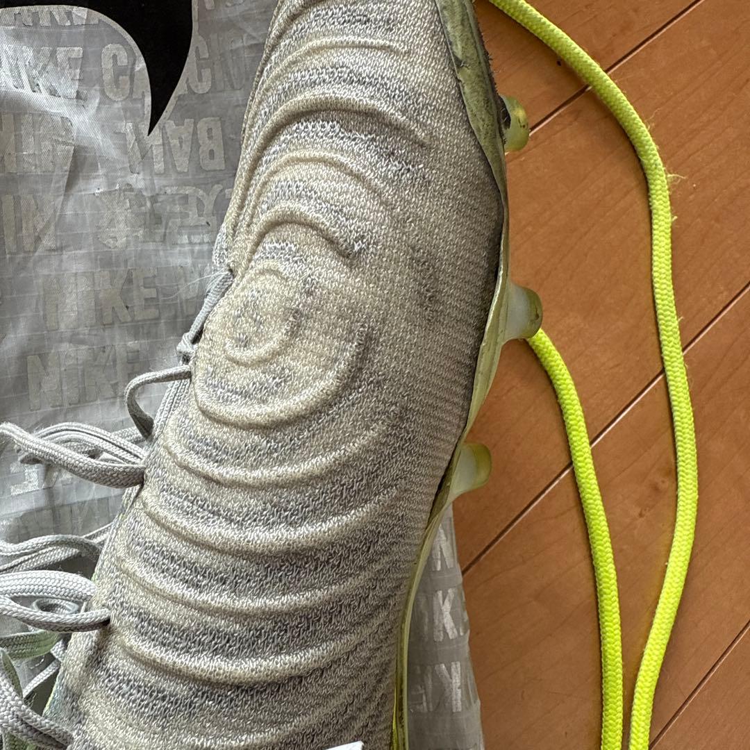 NikeファントムGX2エリートAG