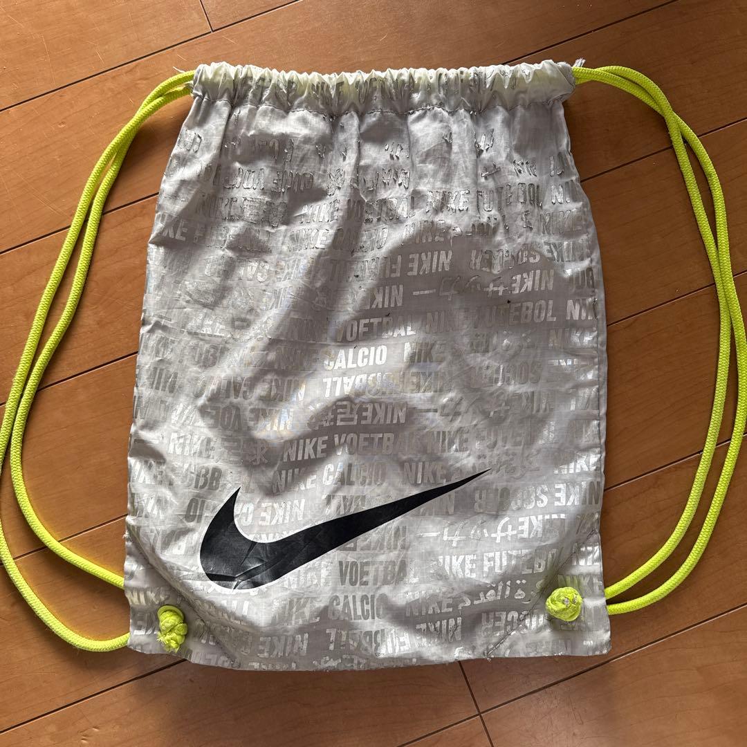 NikeファントムGX2エリートAG