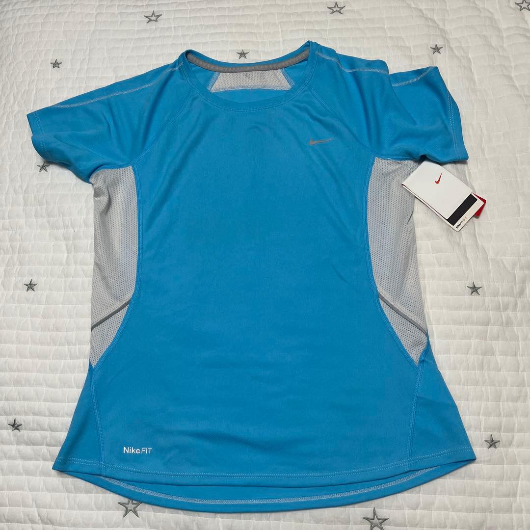 【新品未使用】NIKEウィメンズトレーニングウェアセット　ブラック＆ライトブルー