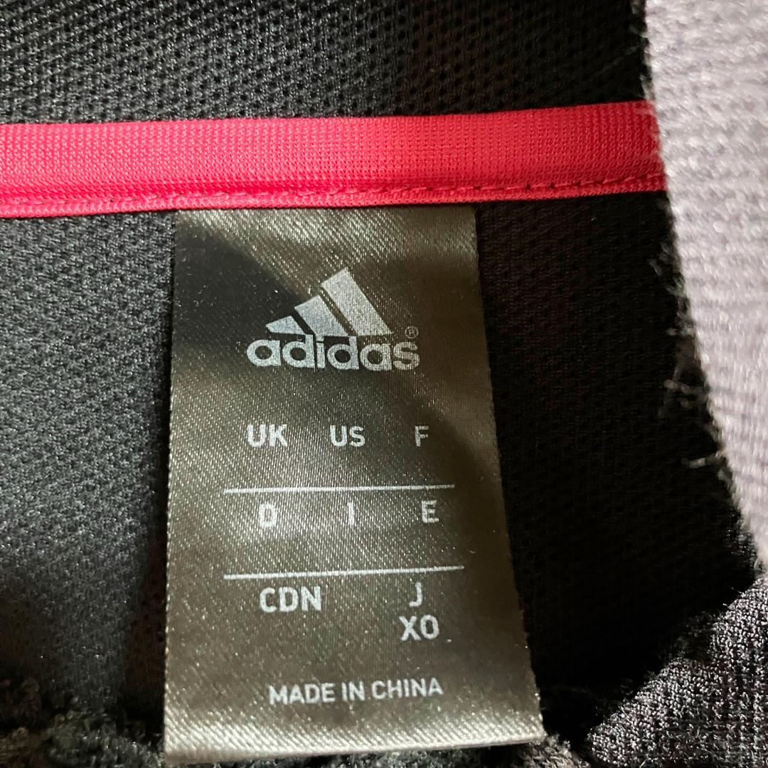 adidas　セットアップ　スウェット　ブラック　パーカー　ロゴプリント