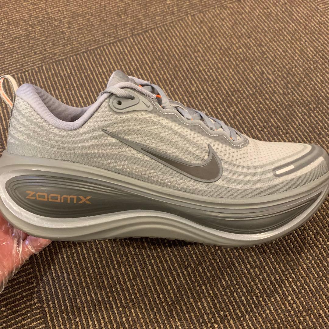 新品級 箱あり NIKE ナイキ ボメロプラス グレー 27.5