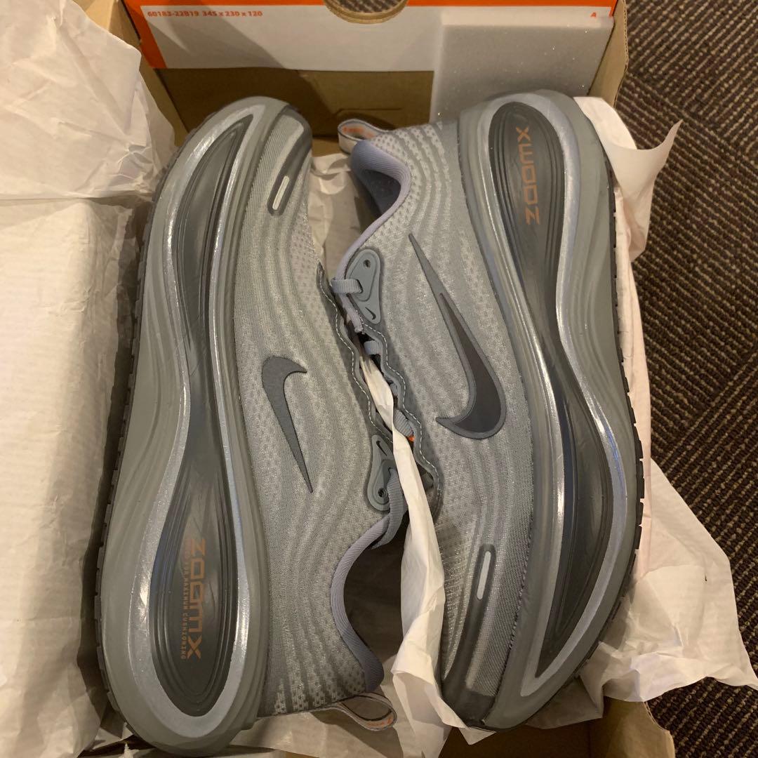 新品級 箱あり NIKE ナイキ ボメロプラス グレー 27.5