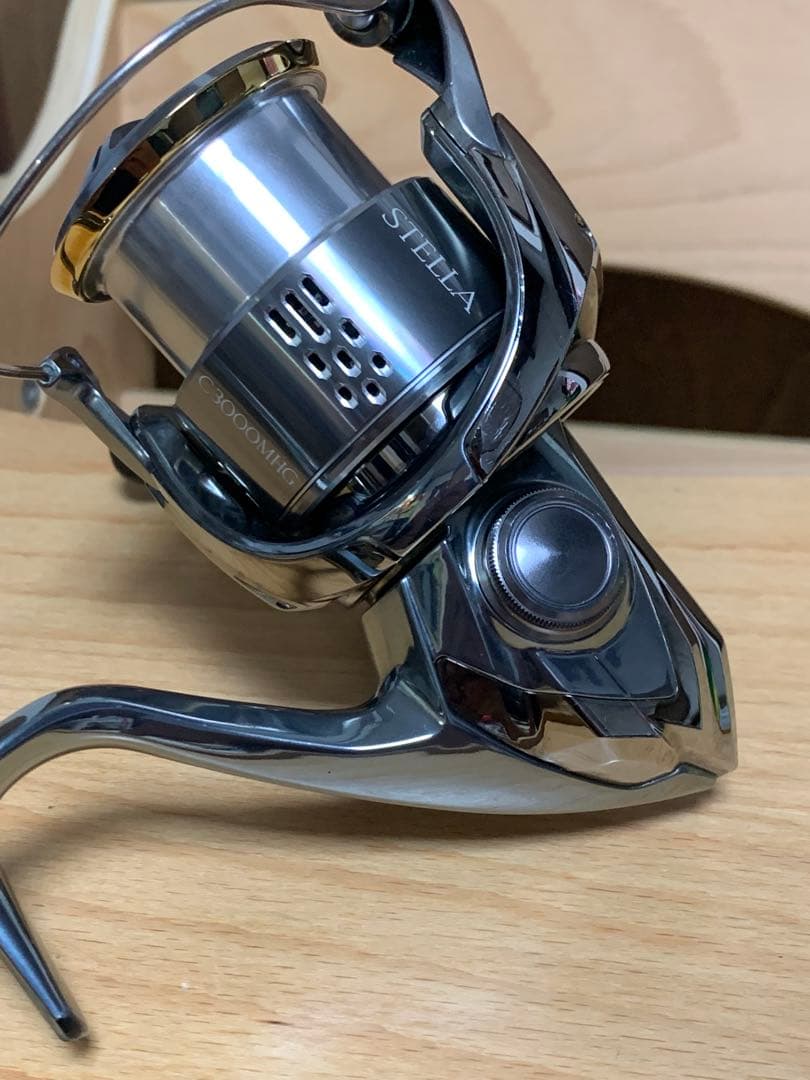 ヒ*デ様 シマノ　18ステラC3000MHG 中古　箱無し