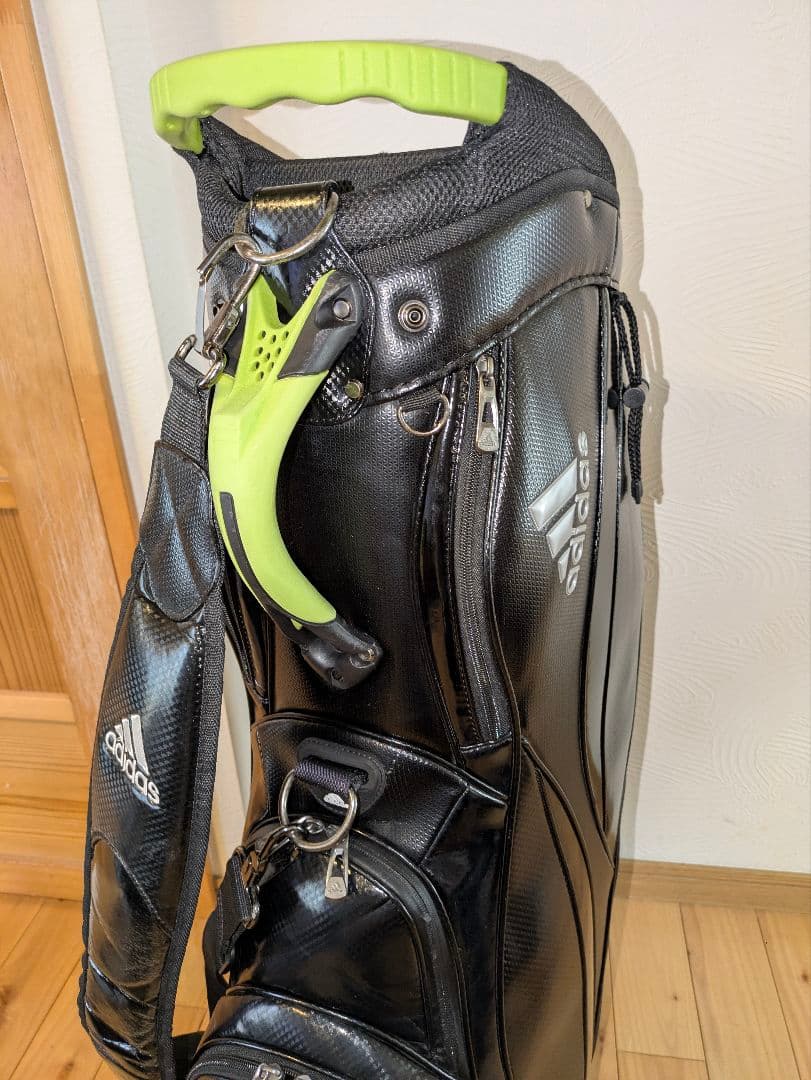 adidas キャディバッグ フード付 ブラック/グリーン⛳️シックな大人感覚