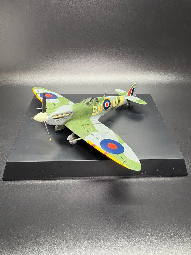 #作品No19 イギリス空軍 スーパーマリン スピットファイア　1/72