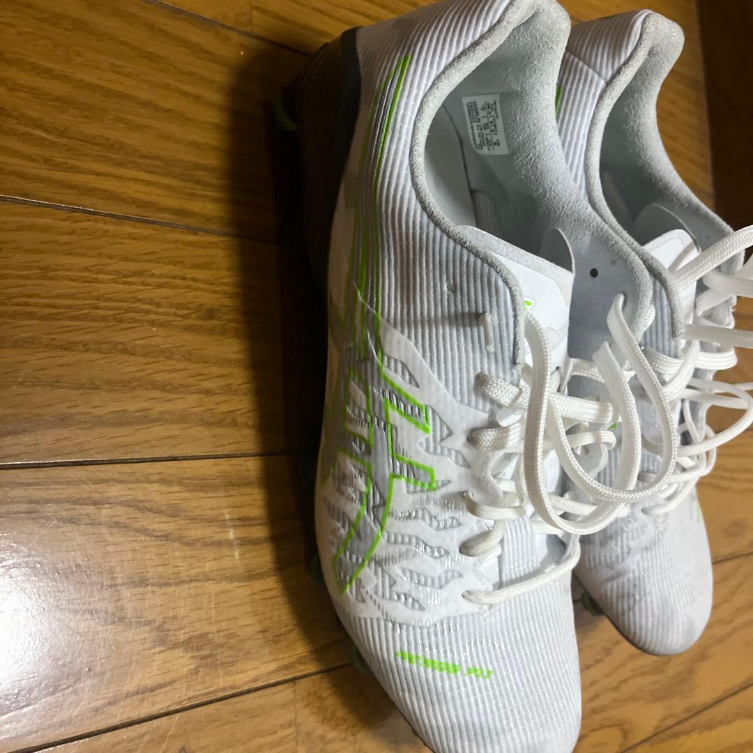 asics サッカーシューズ ホワイト/グリーン