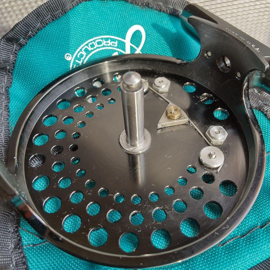 【新品同様】『Ａbel / TR-3 』fly reel [BLACK]